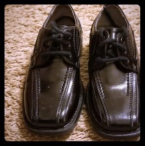 Toddler boys black dress shoes